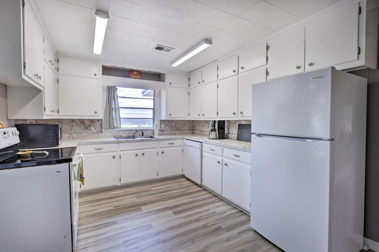 Charming Gadsden Home With Golf Course Views! 外观 照片