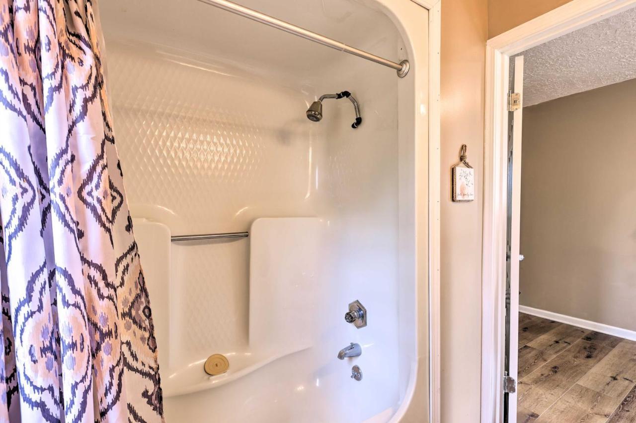 Charming Gadsden Home With Golf Course Views! 外观 照片