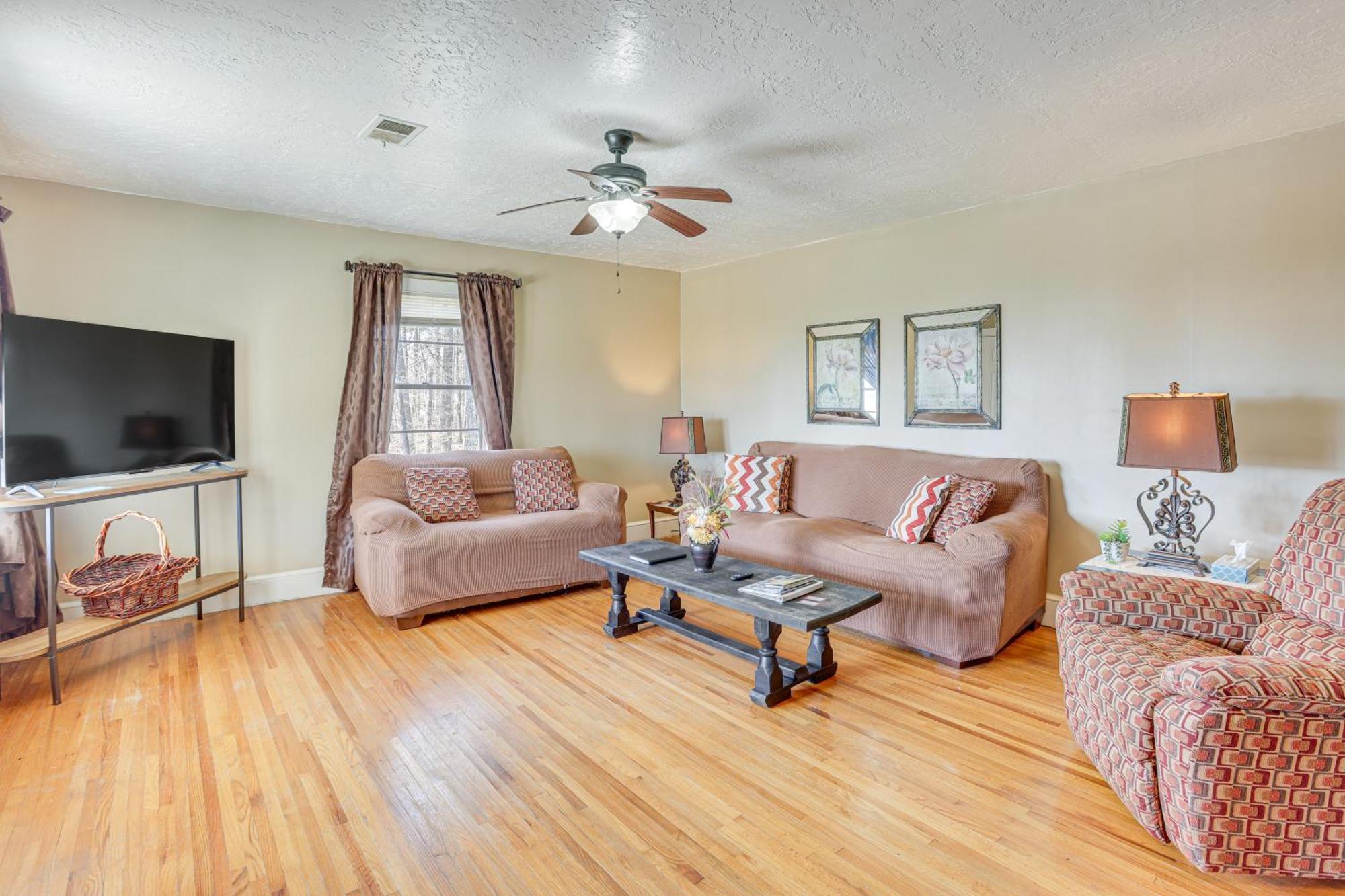 Charming Gadsden Home With Golf Course Views! 外观 照片